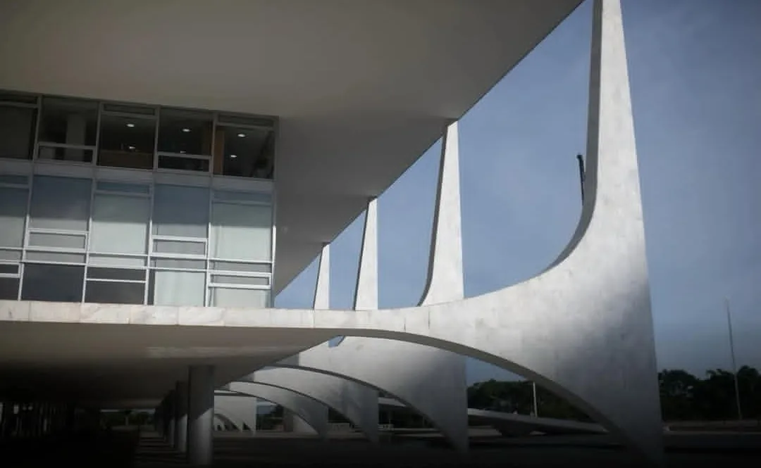 A visita do "homem da mala" de Vorcaro ao Palácio do Planalto