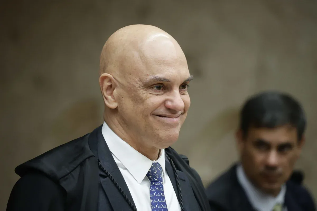 Abracrim pede afastamento cautelar de Moraes após conversas com Vorcaro