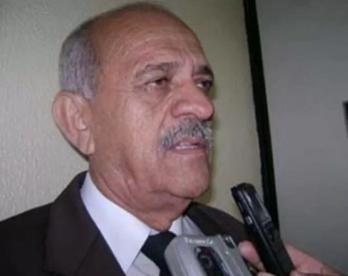 Adriano Galdino lamenta morte do ex-deputado