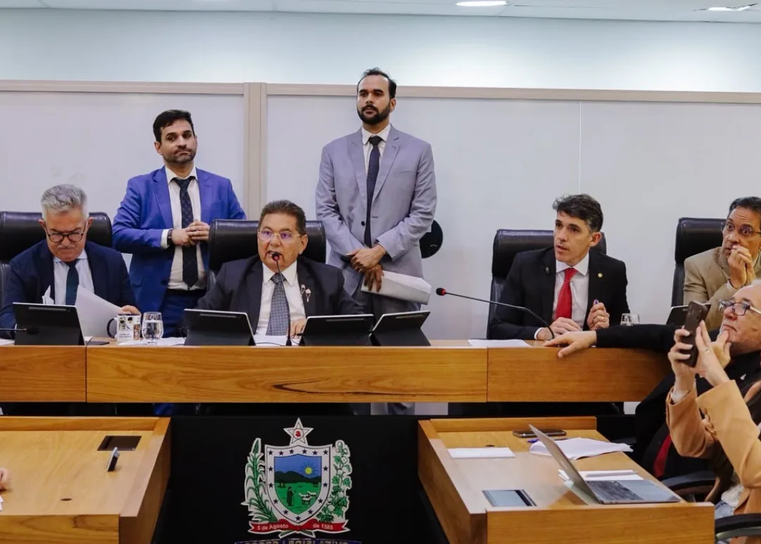 ALPB aprova projeto que proíbe venda de material escolar com conteúdo violento