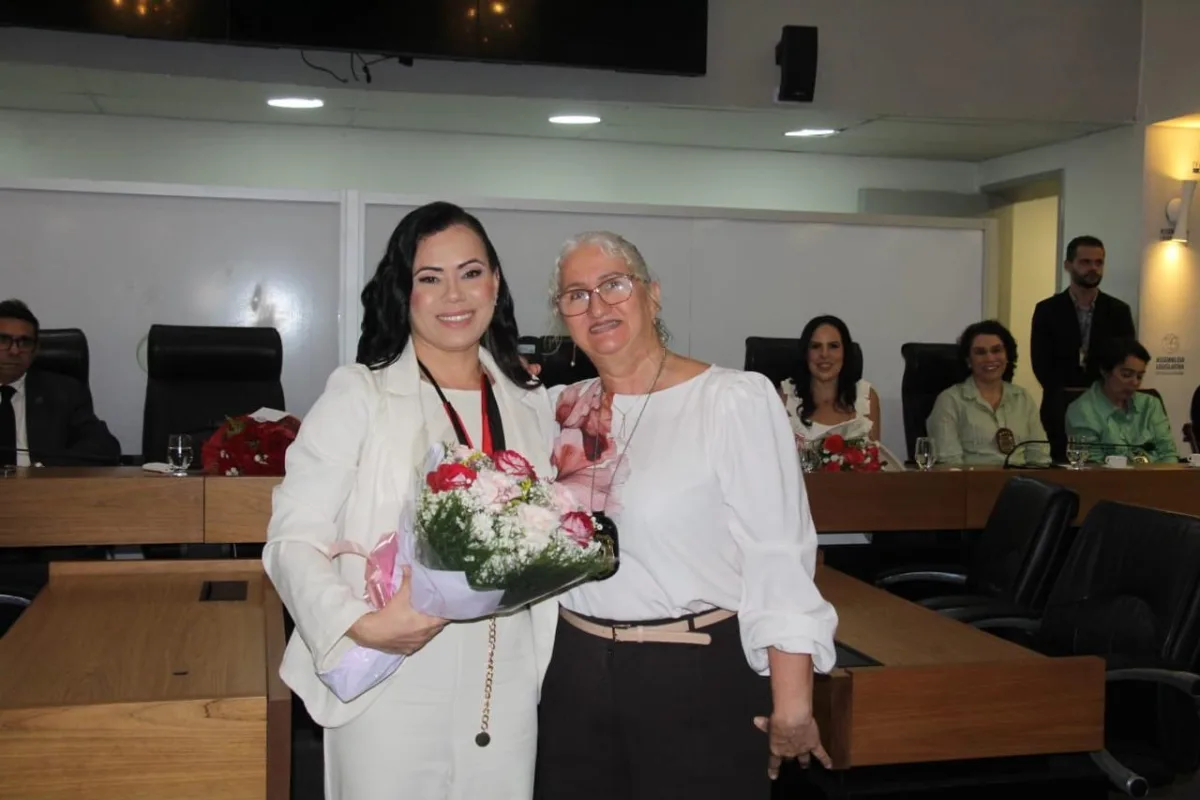 ALPB concede Medalha Epitácio Pessoa à delegada Maíra Roberta e à perita criminal Raquel Azevedo