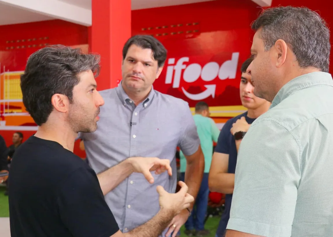Bem-estar profissional: Leo Bezerra celebra inauguração de ponto de apoio para entregadores por aplicativo em João Pessoa