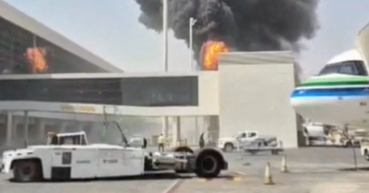 Bombardeio em aeroporto na Arábia Saudita deixa 12 mortos e mais de 300 feridos; Houtis prometem mais ataques
