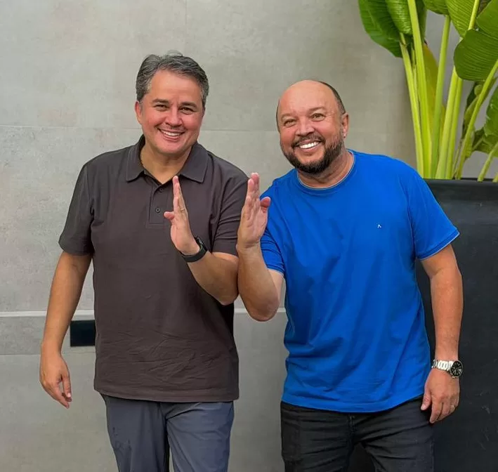 "Campina embarca no Foguete”: apoio do presidente da Câmara amplia base de Efraim rumo ao Governo da Paraíba