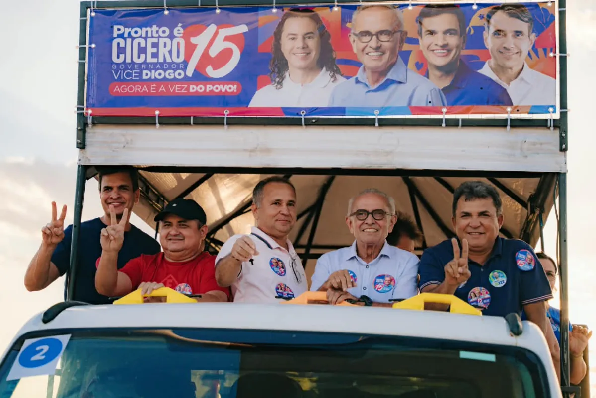 Caravana 15 leva propostas de Cícero Lucena e Diogo Cunha Lima ao Sertão e reforça projeto para a Paraíba