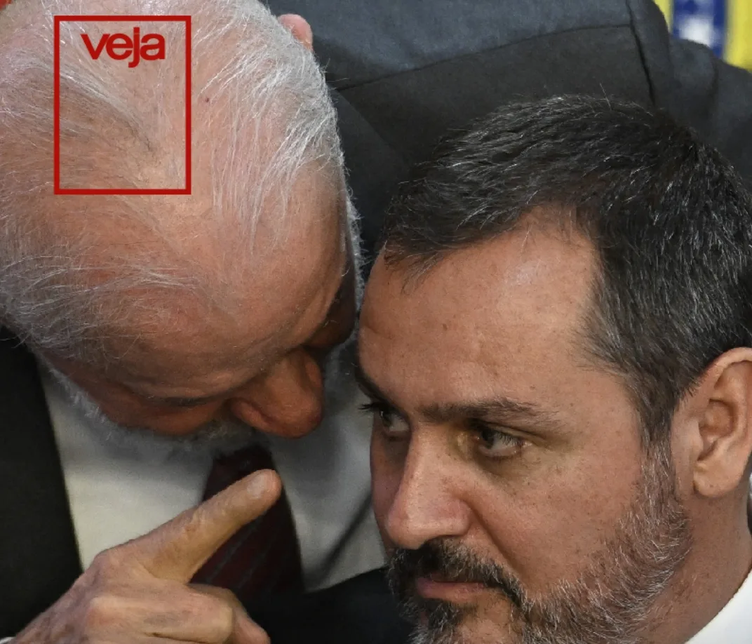 Chefe da Polícia Federal enfrenta desconfiança de que estaria repassando ao Planalto informações sigilosas