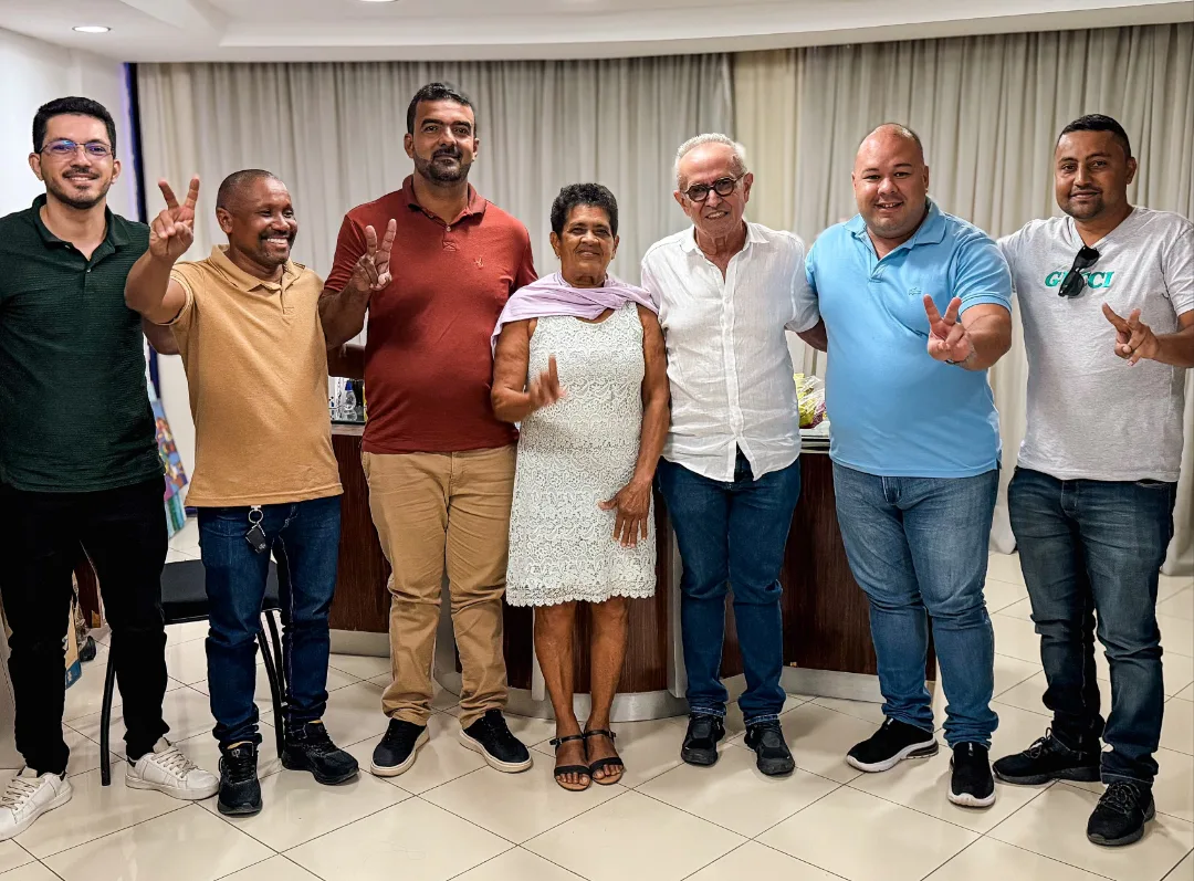 Cícero Lucena amplia base de apoio com adesões em Pilões