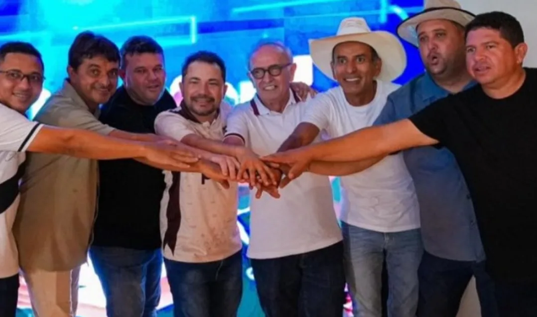 Cícero Lucena recebe adesão de seis vereadores da situação em Gurinhém
