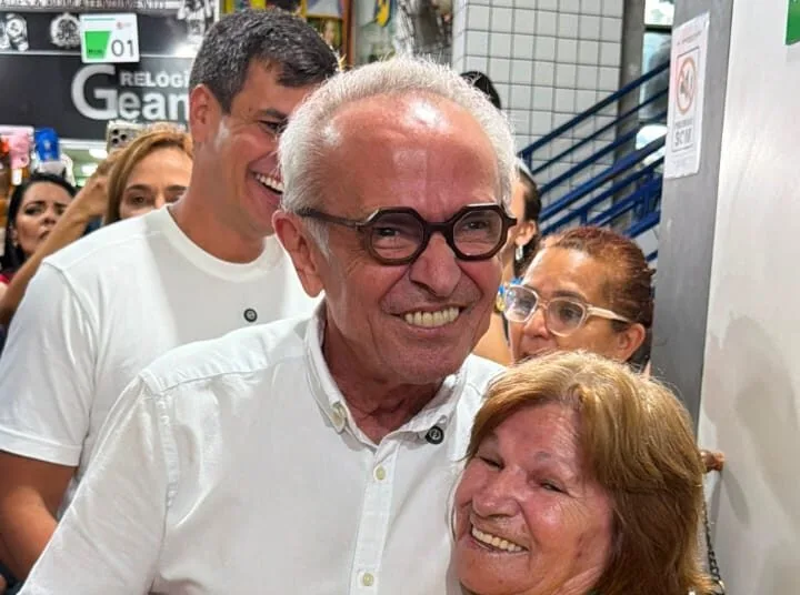 Cícero visita Shopping Edson Diniz e defende que o Estado seja parceiro permanente de Campina