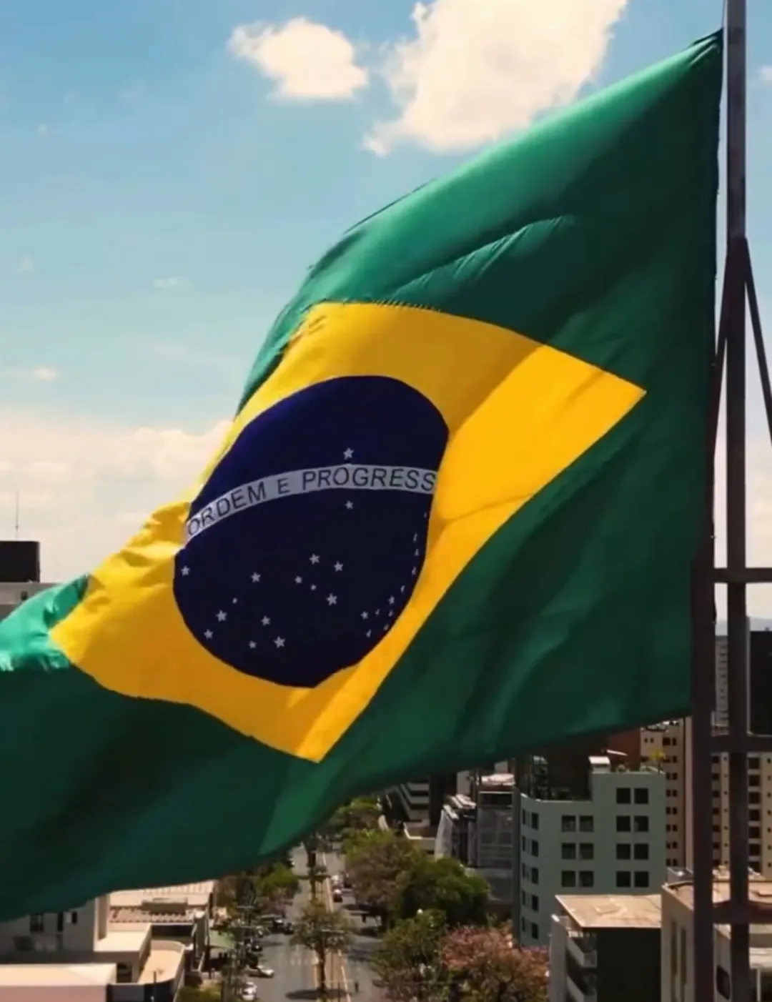 Clipe "nós levantamos, Brasil", viraliza nas redes às vésperas da eleição