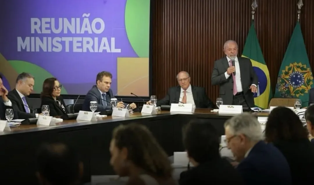 Contra veto às bets, presidentes de clubes procuram ministros de Lula