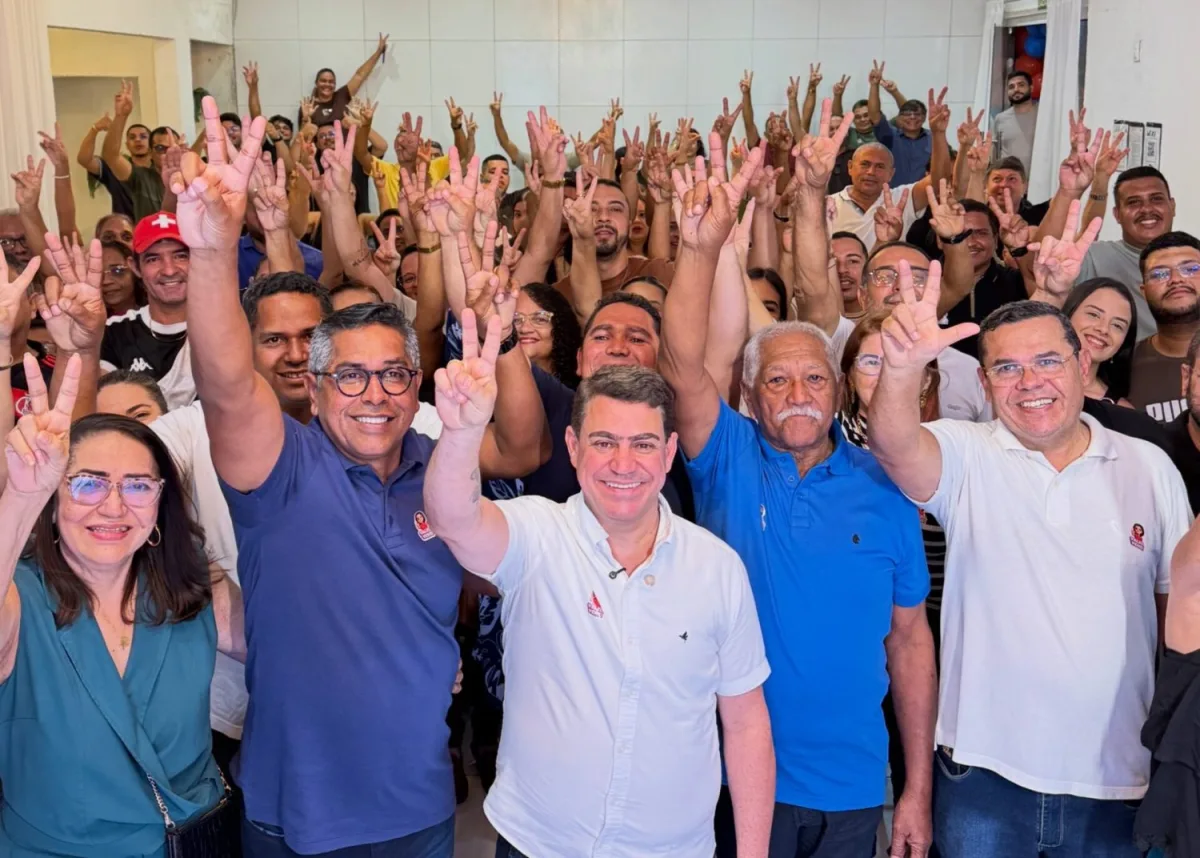 Dinho avança e conquista novos apoios para a disputa da Assembleia