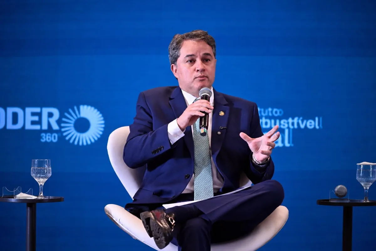 “É preciso asfixiar financeiramente o crime organizado para garantir segurança pública”, diz Efraim