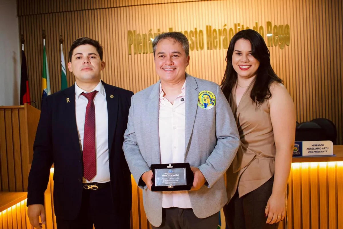 Efraim recebe título de Cidadão Caturiteense e destaca mais de R$ 4 milhões destinados ao município