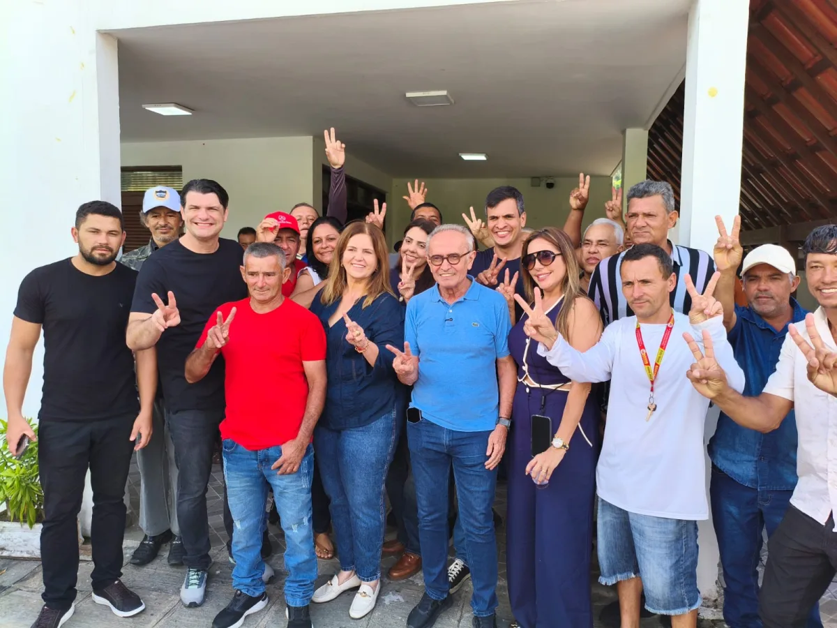 Em Bananeiras, Cícero recebe adesão de grupo de oposição e se compromete com esgotamento sanitário