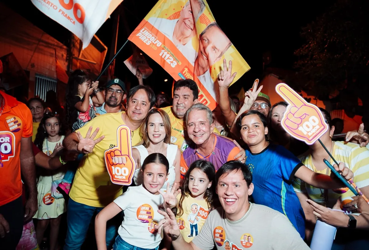 Em Sousa, Nabor é recebido por multidão e reforça compromisso com Heldinho e o Sertão