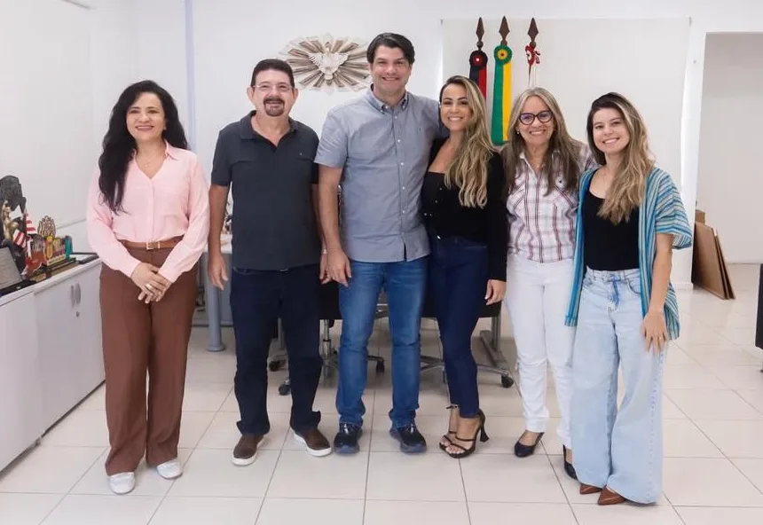Ensino de qualidade Leo Bezerra anuncia convocação de 97 aprovados no concurso da Educação e chega à marca de 500 novos profissionais