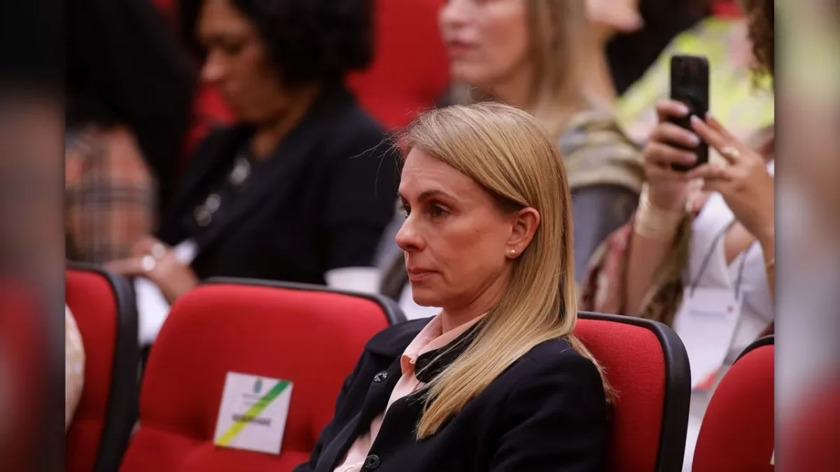 Explicação de esposa de Moraes sobre voos não cola