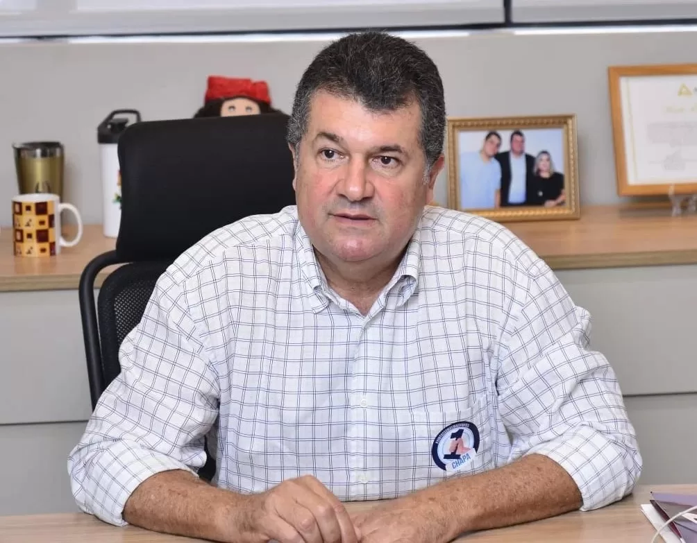 George Coelho em campo, um gol na articulação