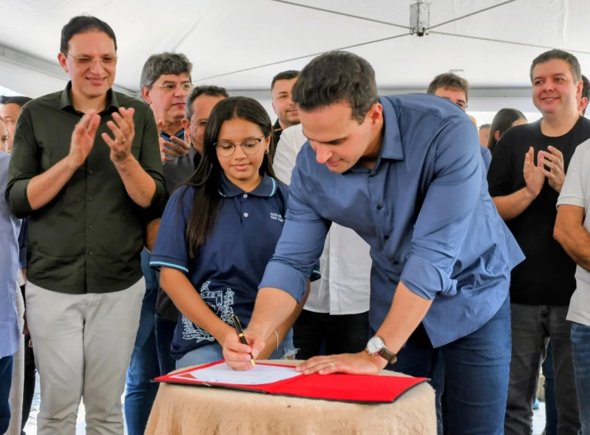 Governador Lucas Ribeiro inaugura creche em Condado e vistoria obras em Vista Serrana
