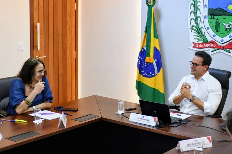 Governador Lucas Ribeiro trata sobre avanço na implantação do Ciquanta com ministra Luciana Santos
