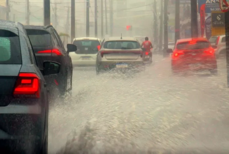 Inmet alerta para chuvas intensas em João Pessoa e mais 93 cidades da PB; veja lista