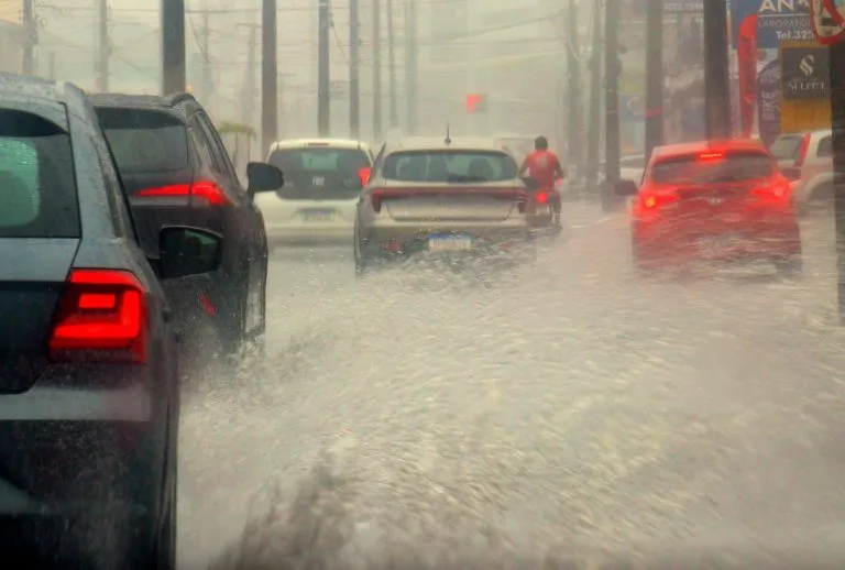 Inmet emite alerta de chuva para João Pessoa e 47 cidades; veja lista completa
