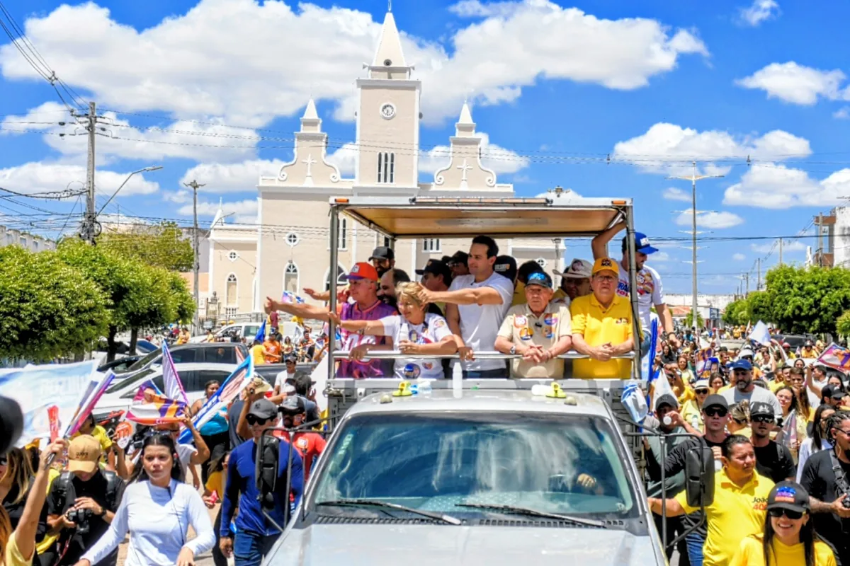 Lucas dá largada à ‘Caravana Daqui pra Melhor’ pelo Alto Sertão em Uiraúna