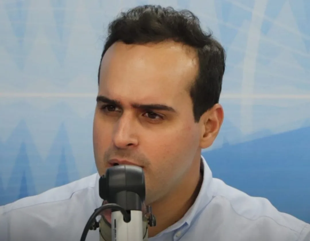 Lucas destaca lealdade de Eduardo e diz que quem fica "em cima do muro" será cobrado