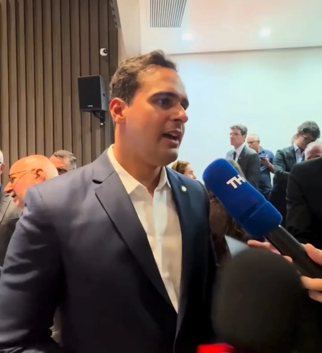 Lucas Ribeiro diz ao prefeito Leo Bezerra que está "à disposição para trabalhar por João Pessoa"