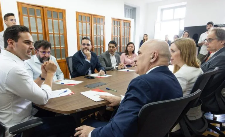 Lucas Ribeiro recebe comitiva da Catalunha e amplia cooperação em inovação e turismo