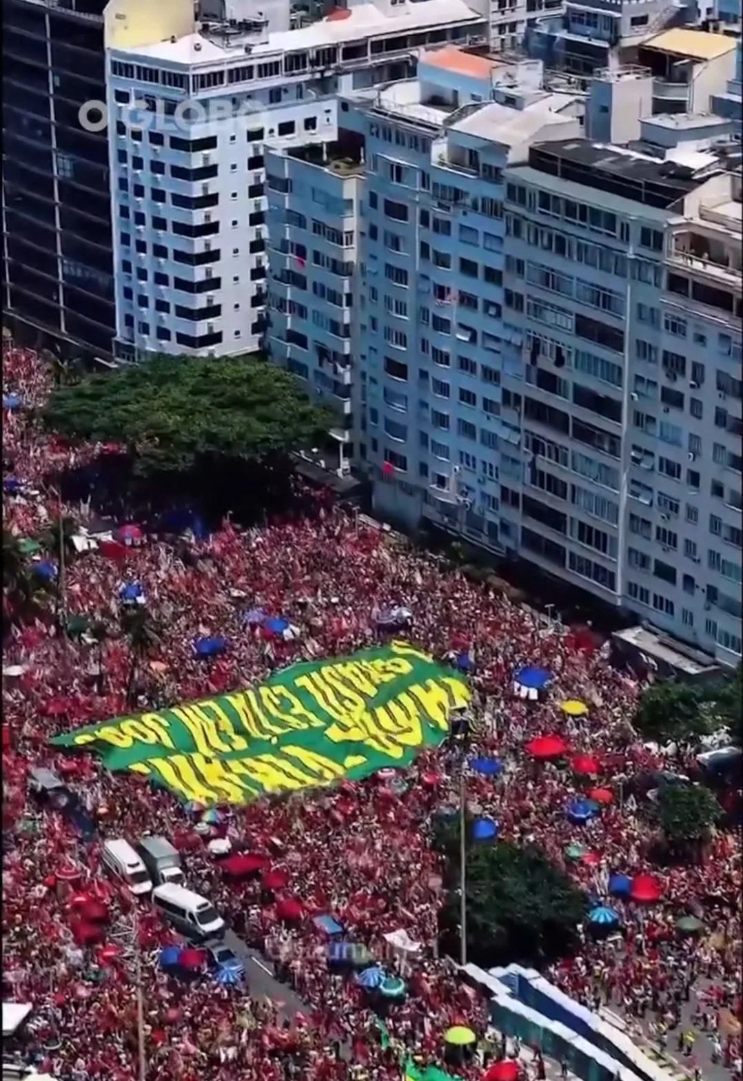 Lula leva multidão de apoiadores a Copacabana