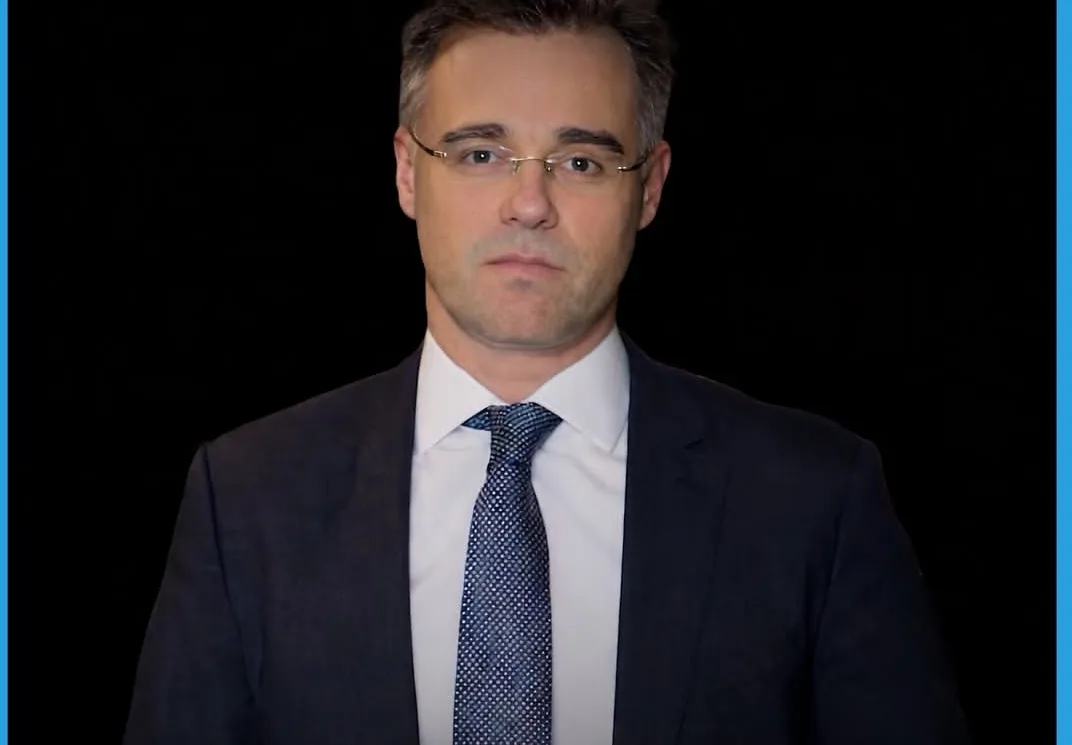 Mendonça quebra sigilo de mensagens de Vorcaro e Moraes e leva caso ao plenário do STF