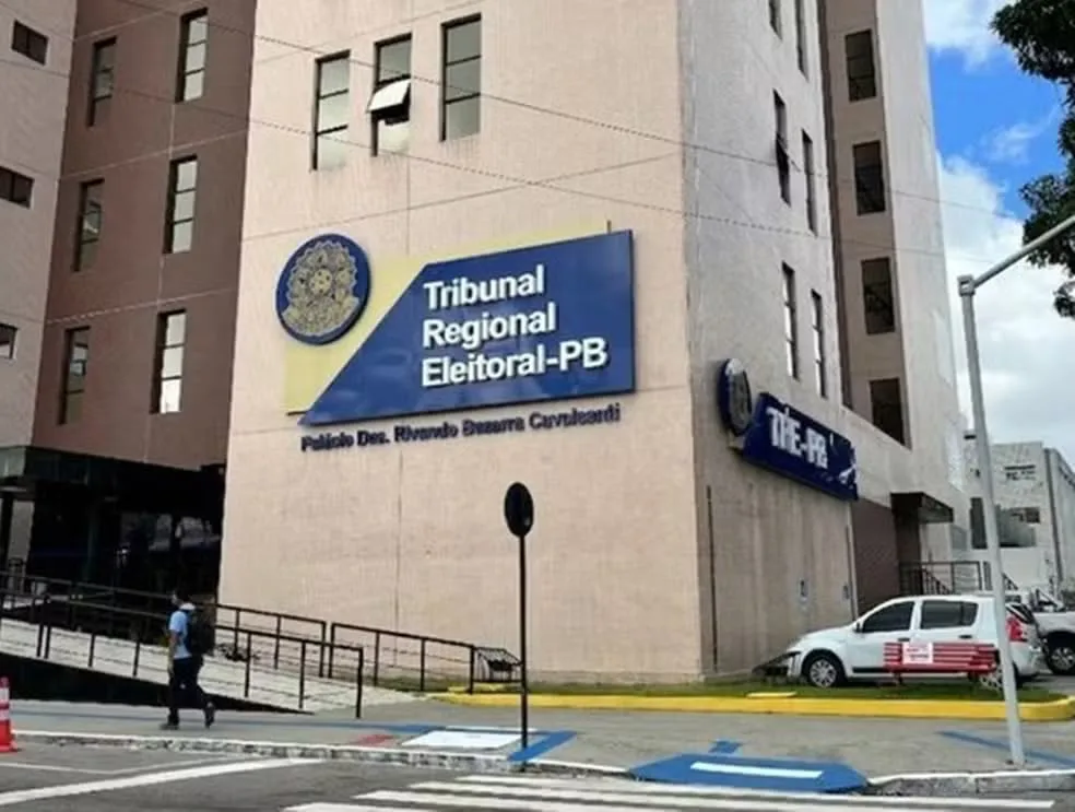 MILÍCIA DIGITAL: Justiça manda a Meta excluir todos os comentários de perfis criados por robôs para agredir Veneziano no Instagram