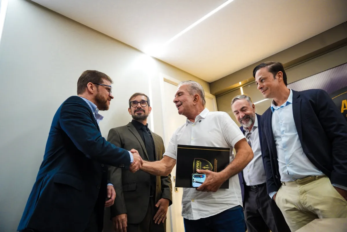Nabor firma compromisso com a segurança pública em reunião com delegados da Paraíba
