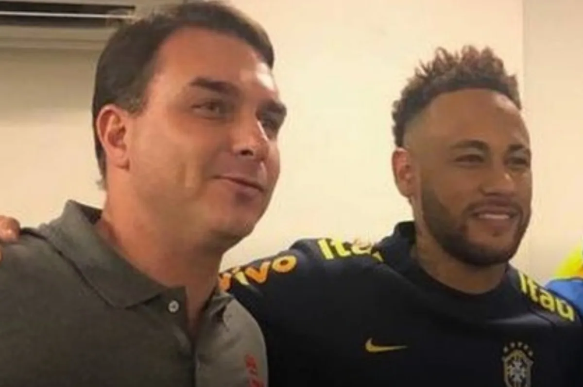 Neymar não fica calado e responde ataques de MC Cabelinho a Flávio Bolsonaro: "É 22"