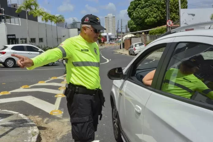 Obra interdita parcialmente a Avenida Beira-Rio