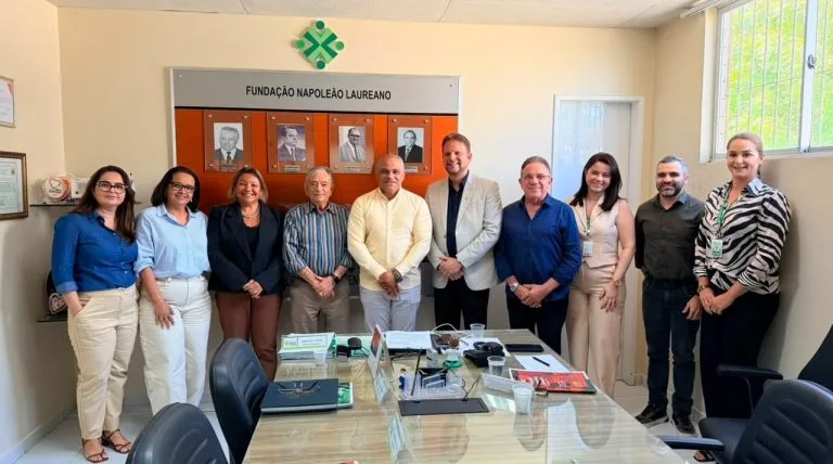 Prefeito de Cabedelo firma convênio com Laureano para ampliar atendimento oncológico