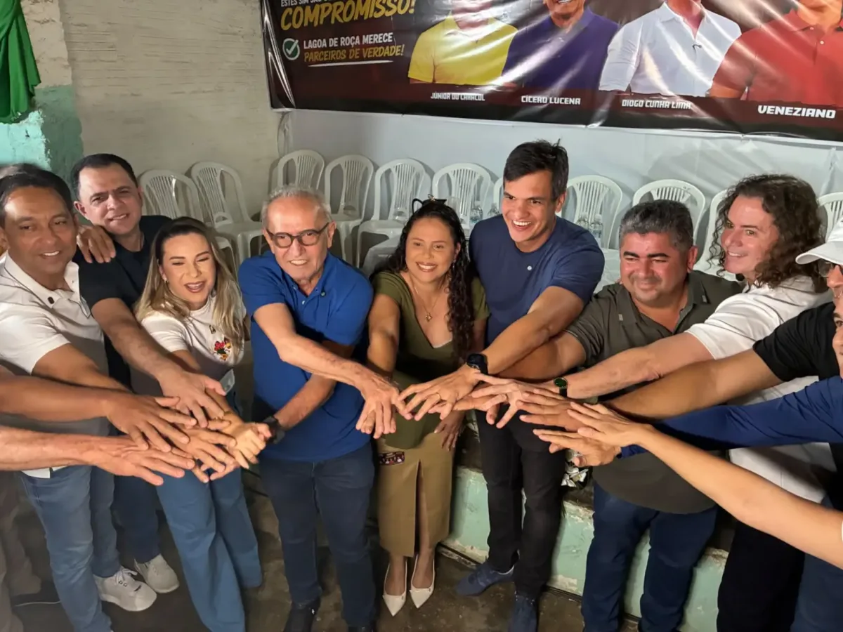 Prefeito de Lagoa de Roça anuncia apoio a Cícero Lucena durante plenária com presença de Veneziano
