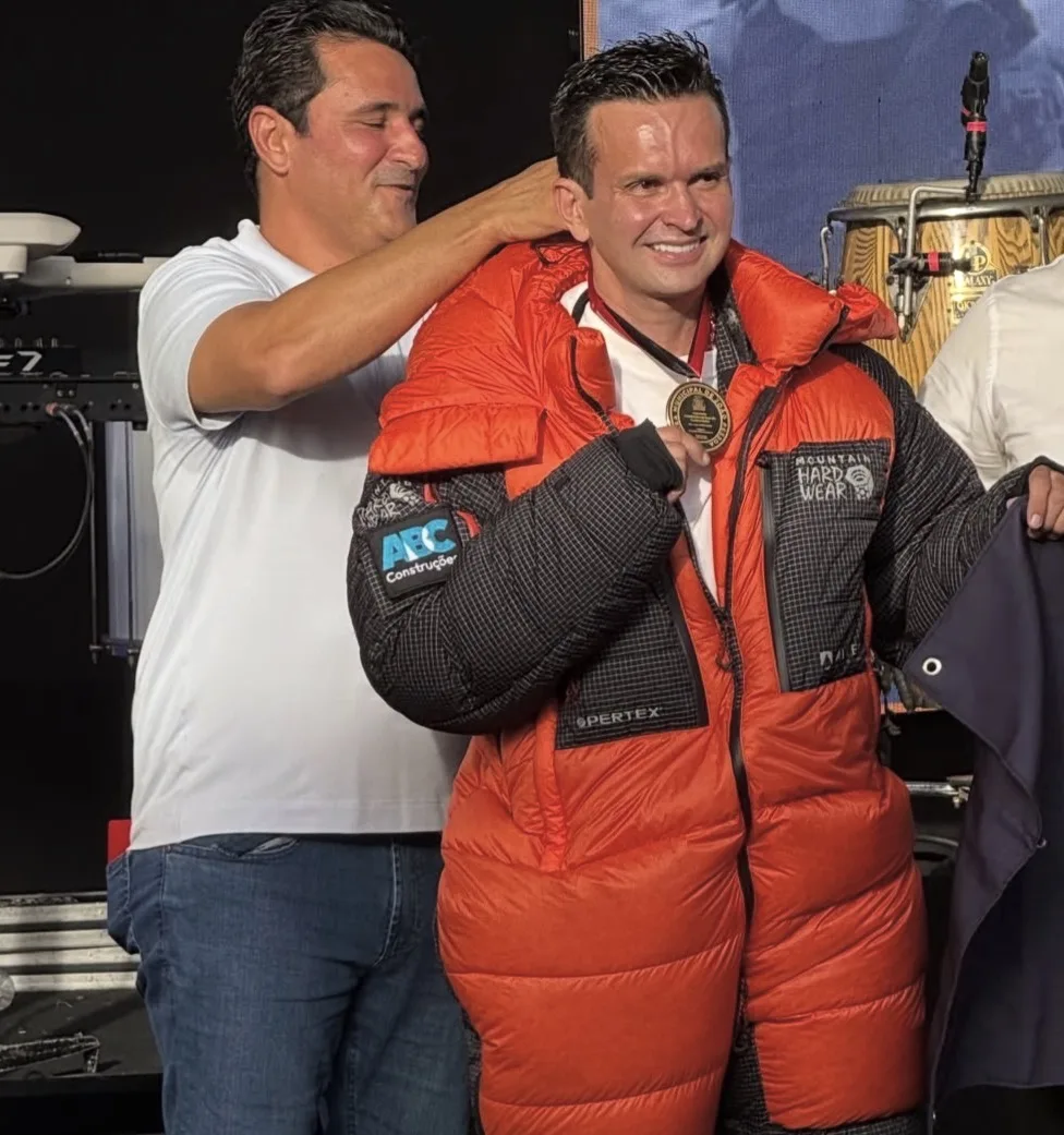 Primeiro paraibano a chegar ao topo do Everest, Adalberto Neto ministra palestra em João Pessoa