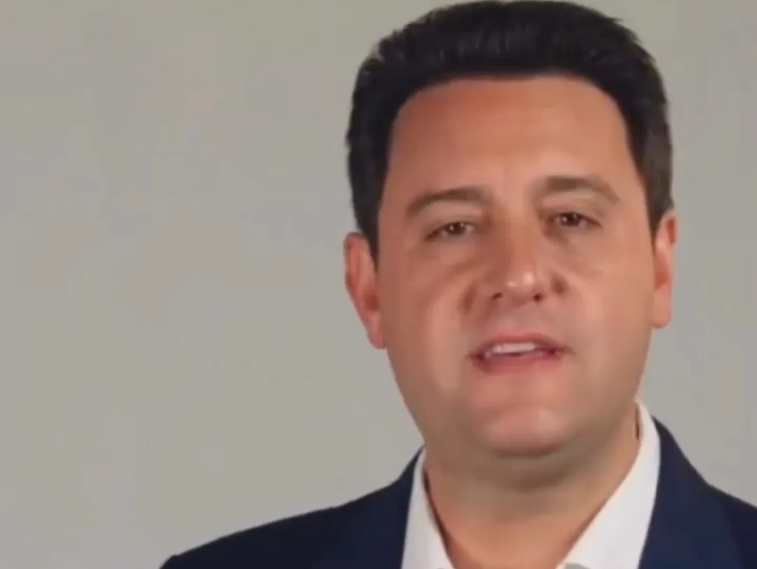 Ratinho Júnior declara voto em Flávio Bolsonaro e fala em mudança para o Brasil