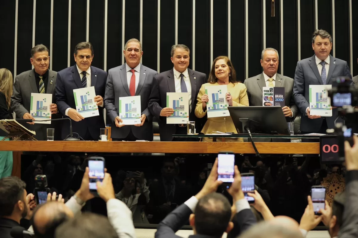 “Trabalho para ver o ‘Made in Paraíba’ ser sinônimo de qualidade e competitividade”, diz Efraim em evento da CNI