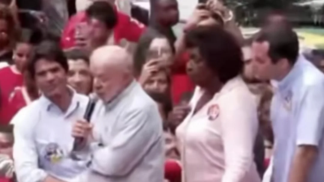"A GLOBO DESCOBRIU QUE ELA NÃO É DONA DE TUDO", DIZ LULA NO RIO DE JANEIRO