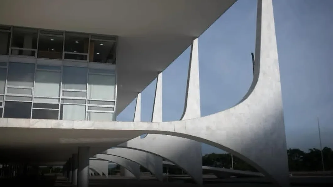 A visita do "homem da mala" de Vorcaro ao Palácio do Planalto