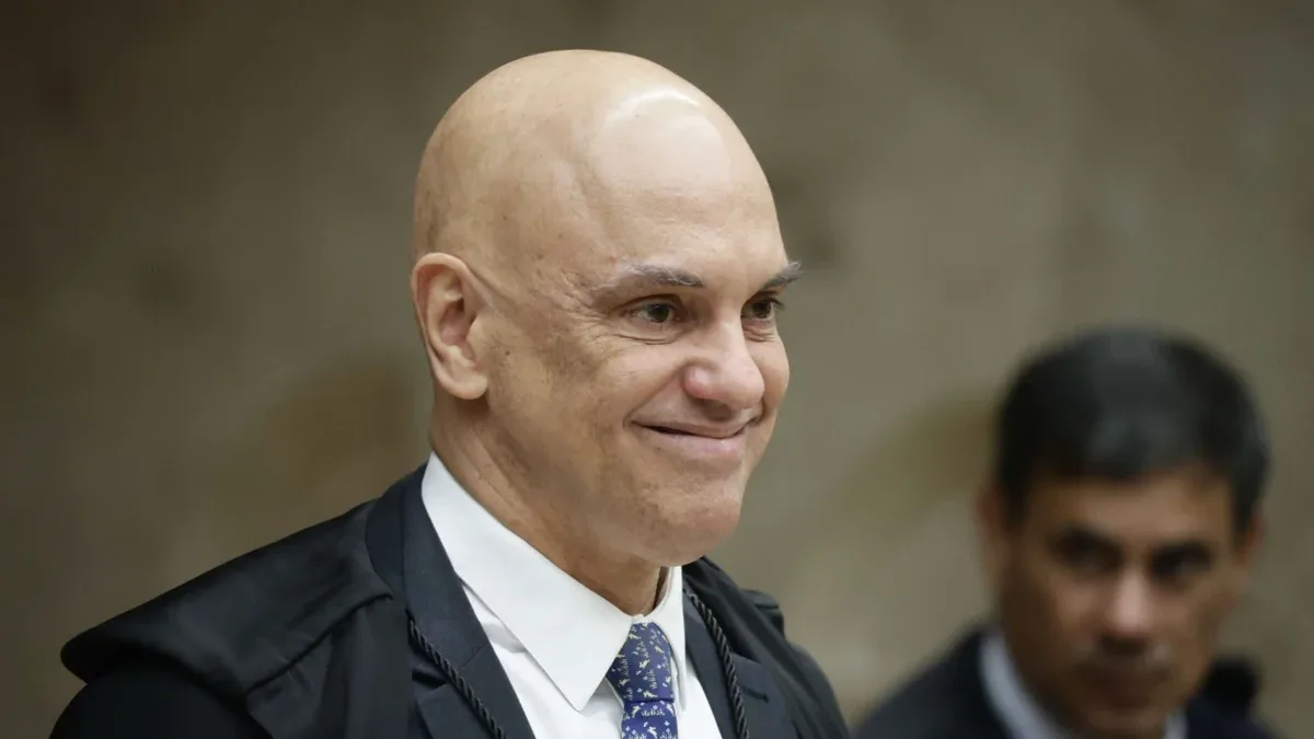 Abracrim pede afastamento cautelar de Moraes após conversas com Vorcaro
