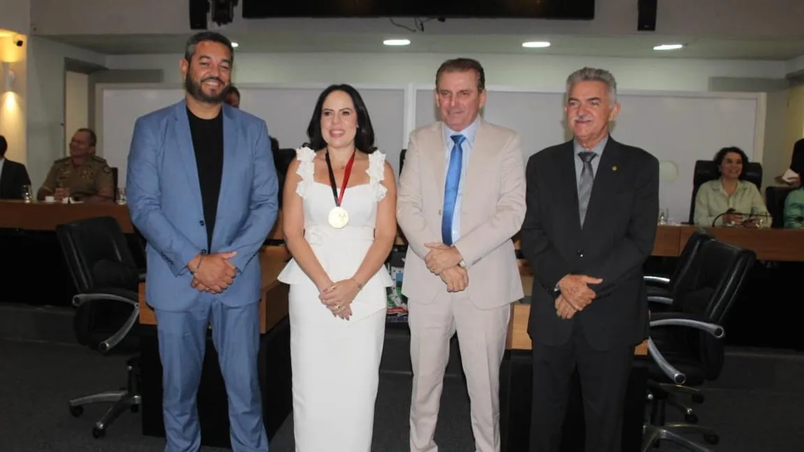 ALPB concede Medalha Epitácio Pessoa à delegada Maíra Roberta e à perita criminal Raquel Azevedo