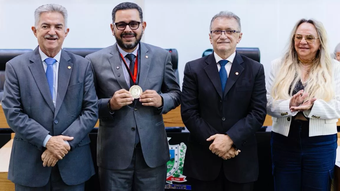 ALPB concede medalha Epitácio Pessoa ao presidente da Cagep
