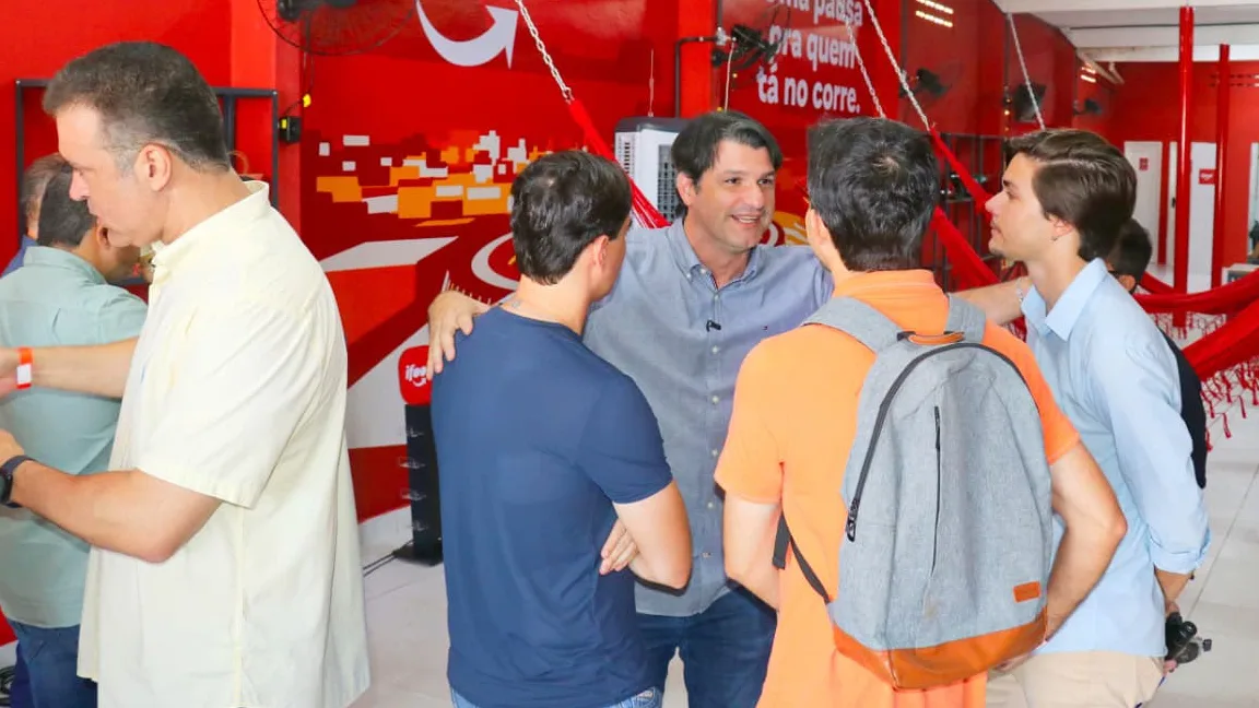 Bem-estar profissional: Leo Bezerra celebra inauguração de ponto de apoio para entregadores por aplicativo em João Pessoa