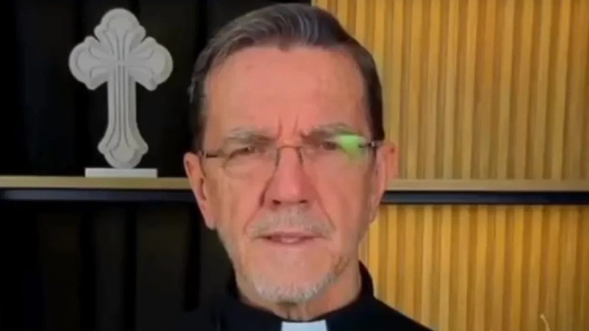 Bispos Católicos afirmam que Flávio Bolsonaro representa ameaça à democracia