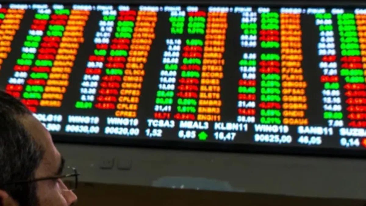 Bolsa sobe com perspectiva de vitória de Flávio e dólar fecha abaixo de R$ 5 antes do 2° turno